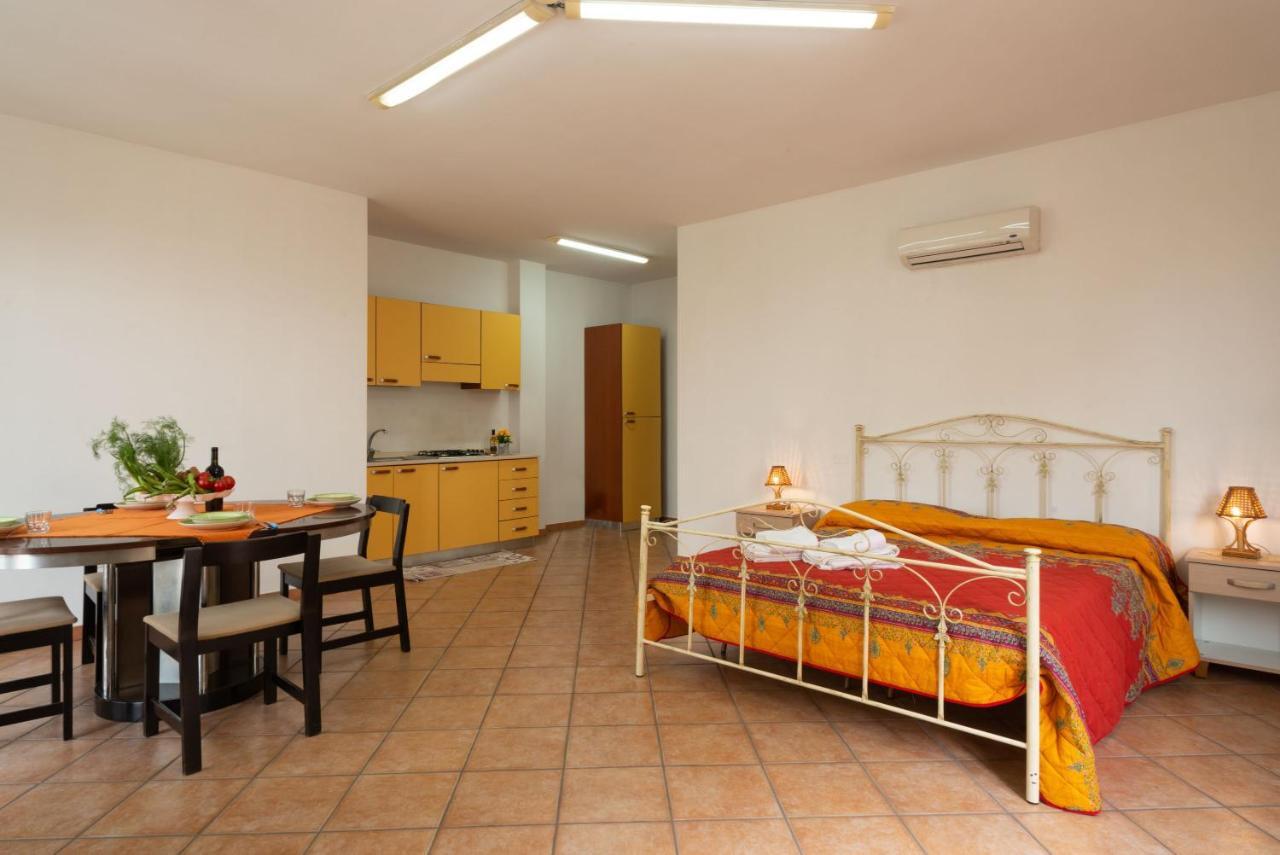 Apartamento Monolocale Nel Centro Di Racale Exterior foto